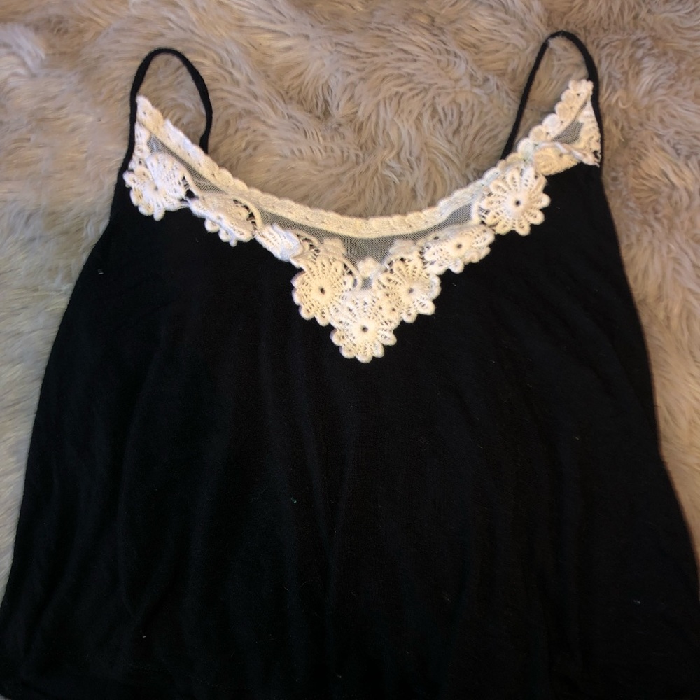 Forever 21 womens cami top fits like a small and M